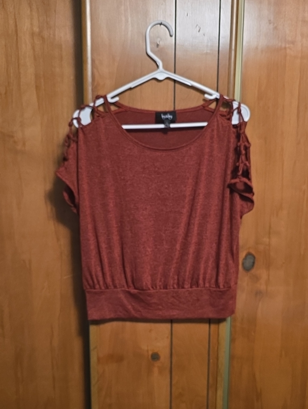 By By Rust Cold-Shoulder Braided Knit Crop Top